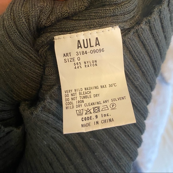 Dark Gray Ribbed Sweater With Stripes Down Sleeves by Aula - Picture 4 of 4